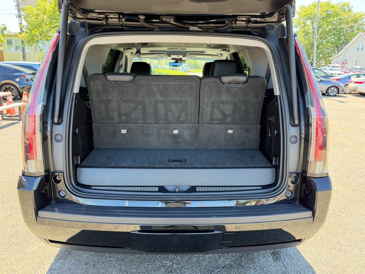 Used 2018 Cadillac Escalade Luxury AWD/4WD image 34