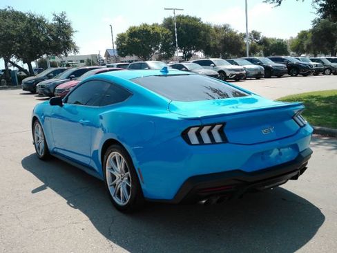 Used 2025 Ford Mustang GT Premium RWD image 11