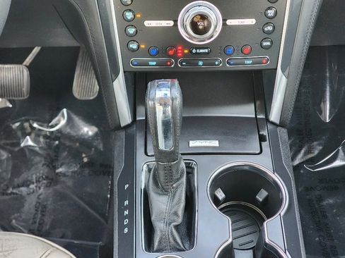 Used 2019 Ford Explorer Platinum image 30