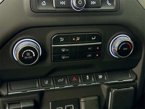 Used 2025 Chevrolet Silverado 2500 Custom w/ Custom Convenience Package image 15