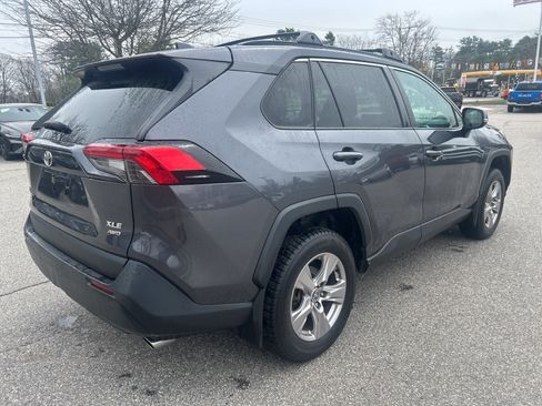 Used 2022 Toyota RAV4 XLE AWD/4WD image 5