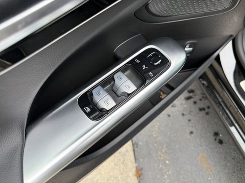 Used 2024 Mercedes-Benz C 300 Sedan image 15