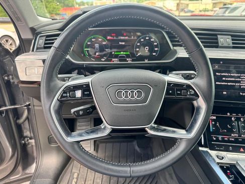 Used 2021 Audi e-tron Premium Plus w/ Premium Plus Package image 14
