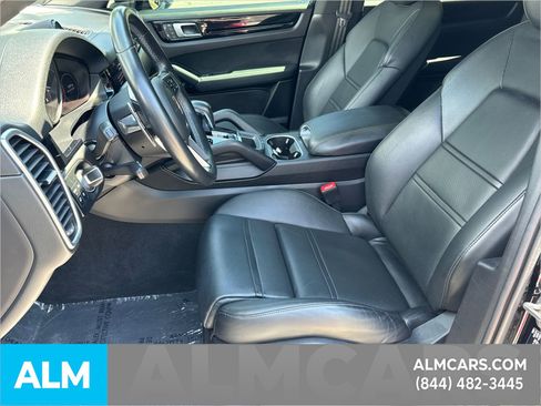 Used 2022 Porsche Cayenne S image 11