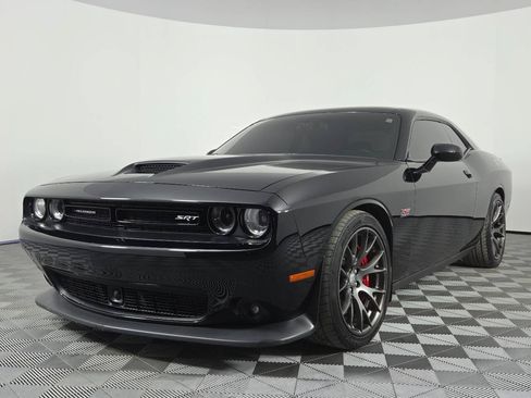 Used 2016 Dodge Challenger SRT w/ Technology Group RWD image 3