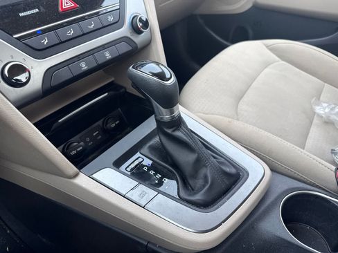 Used 2018 Hyundai Elantra SEL FWD image 28