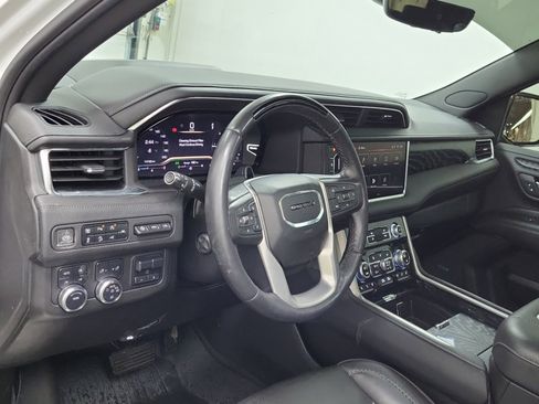 Used 2023 GMC Yukon Denali image 13