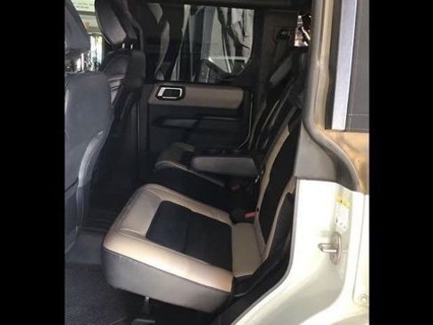 Used 2024 Ford Bronco Wildtrak image 3