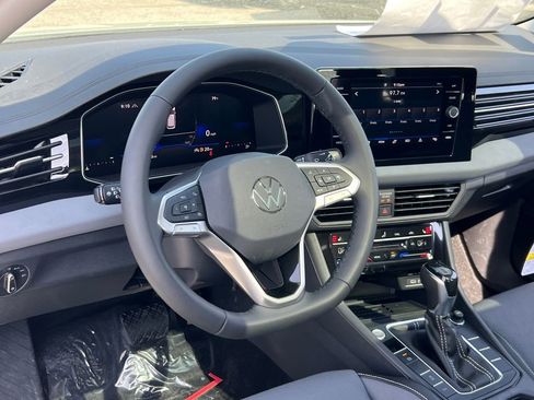 New 2026 Volkswagen Jetta SE FWD image 16