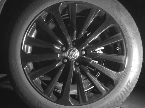 Used 2025 Toyota Highlander XSE AWD/4WD image 14