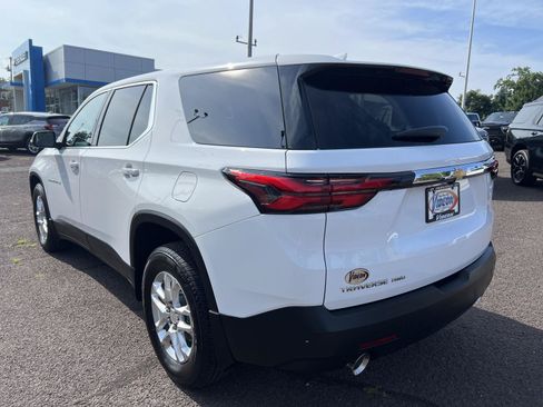 Used 2023 Chevrolet Traverse LS w/ Safety Package AWD/4WD image 5