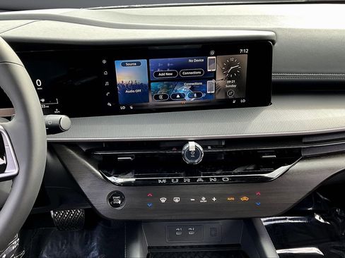 New 2025 Nissan Murano SV image 6