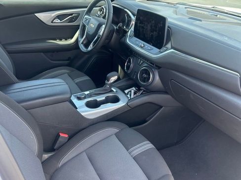 Used 2025 Chevrolet Blazer LT AWD/4WD image 15