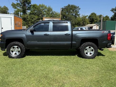 Used 2018 Chevrolet Silverado 1500 LT w/ All Star Edition AWD/4WD image 13
