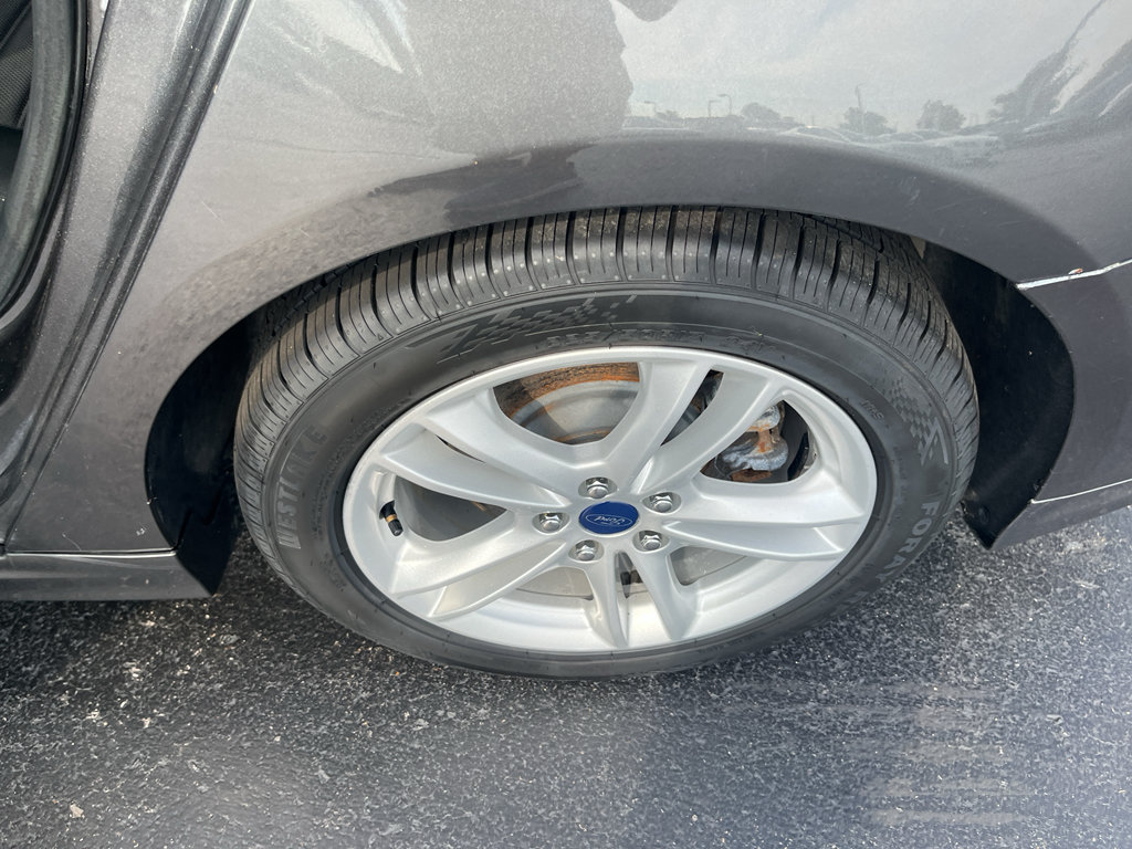 Used 2018 Ford Fusion SE FWD image 47