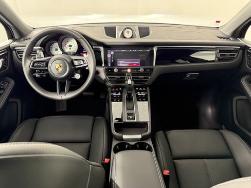 Certified 2026 Porsche Macan S AWD/4WD image 18