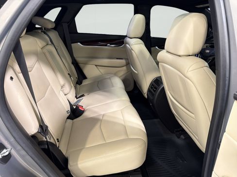 Used 2019 Cadillac XT5 Luxury FWD image 11