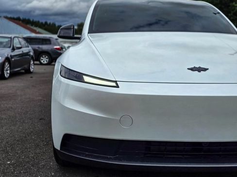 Used 2026 Tesla Model Y AWD image 3