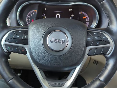 Used 2021 Jeep Grand Cherokee Limited w/ Trailer Tow Group IV image 17