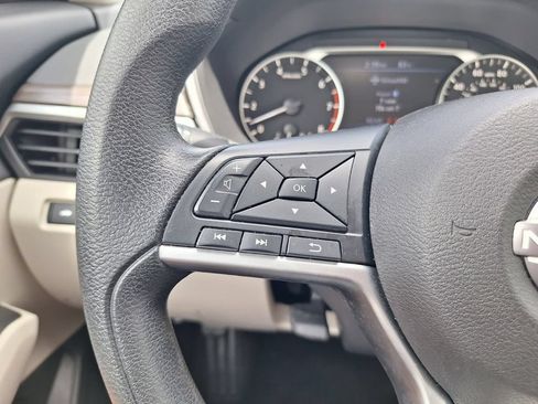 Used 2024 Nissan Altima 2.5 SV FWD image 19