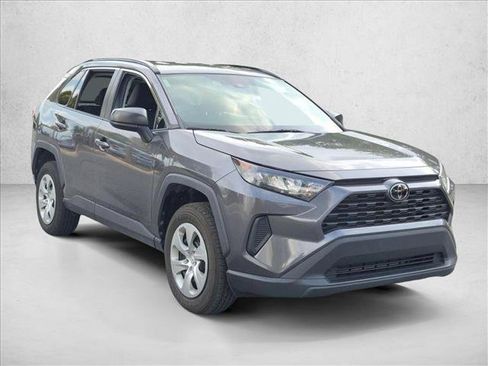 Used 2021 Toyota RAV4 LE FWD image 3