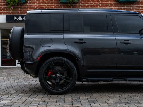 Used 2025 Land Rover Defender 110 X image 17