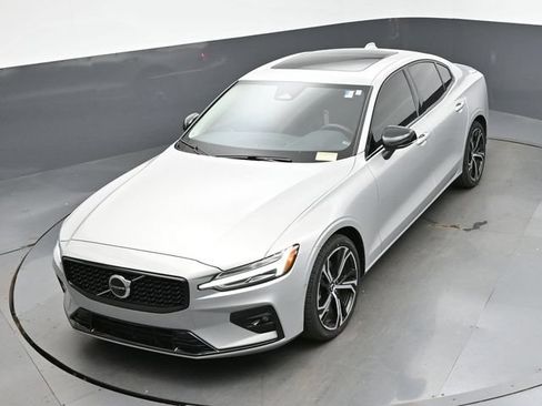 Used 2024 Volvo S60 B5 Plus AWD/4WD image 42