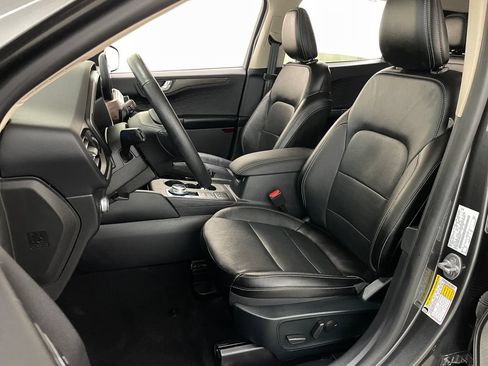 Used 2020 Ford Escape Titanium w/ Titanium Premium Package 2.0 AWD/4WD image 25
