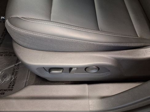 Used 2024 Buick Envision Preferred AWD/4WD image 19
