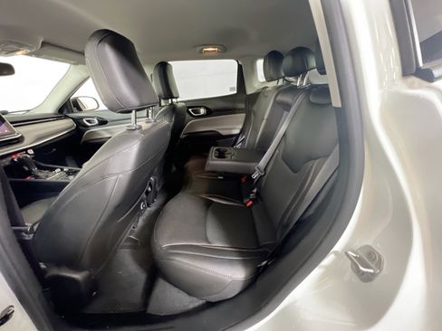 Used 2022 Jeep Compass Limited AWD/4WD image 23