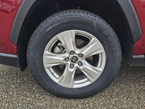 Used 2021 Toyota RAV4 XLE image 30