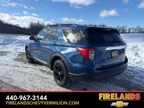 Used 2022 Ford Explorer XLT image 7