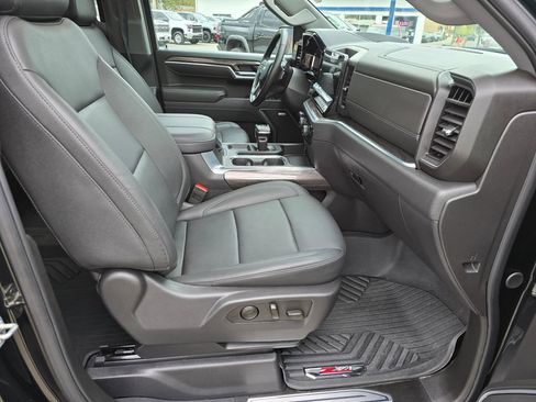 Used 2025 Chevrolet Silverado 1500 LTZ w/ LTZ Premium Package AWD/4WD image 14
