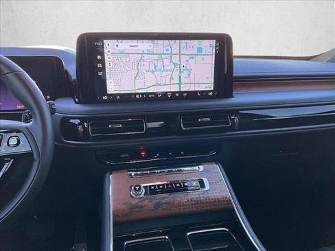 Used 2025 Lincoln Aviator Black Label image 8