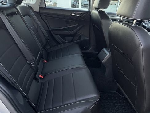 Certified 2023 Volkswagen Jetta SE w/ Panoramic Sunroof Package image 30
