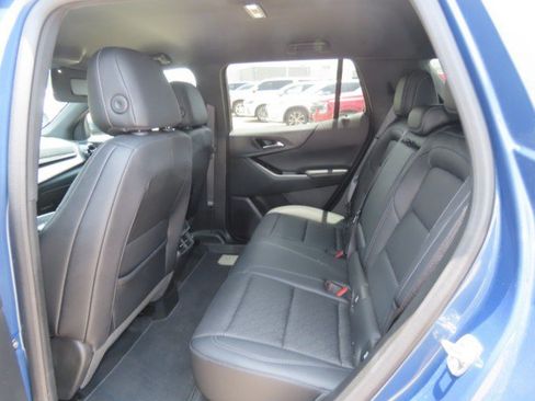 Used 2025 Chevrolet Equinox LT w/ Convenience Package II FWD image 19