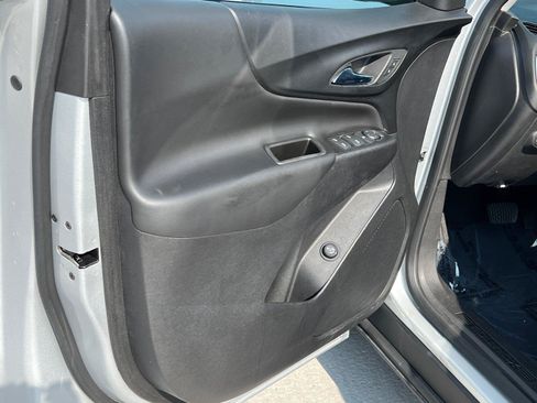 Used 2022 Chevrolet Equinox LT FWD image 10