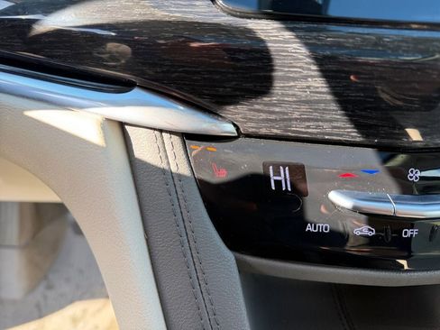 Used 2022 Cadillac XT6 Premium Luxury image 24