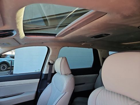 Used 2024 Hyundai Palisade Calligraphy image 10