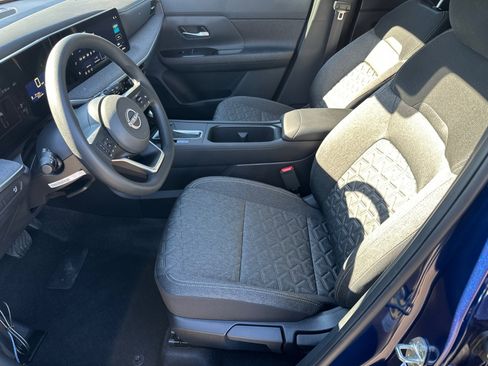 Used 2026 Nissan Kicks SV image 9