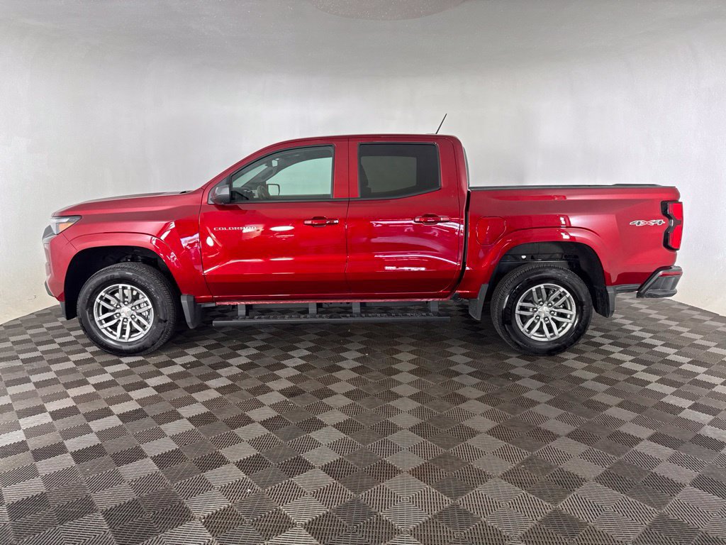 Used 2026 Chevrolet Colorado LT w/ LT Convenience Package AWD/4WD image 13