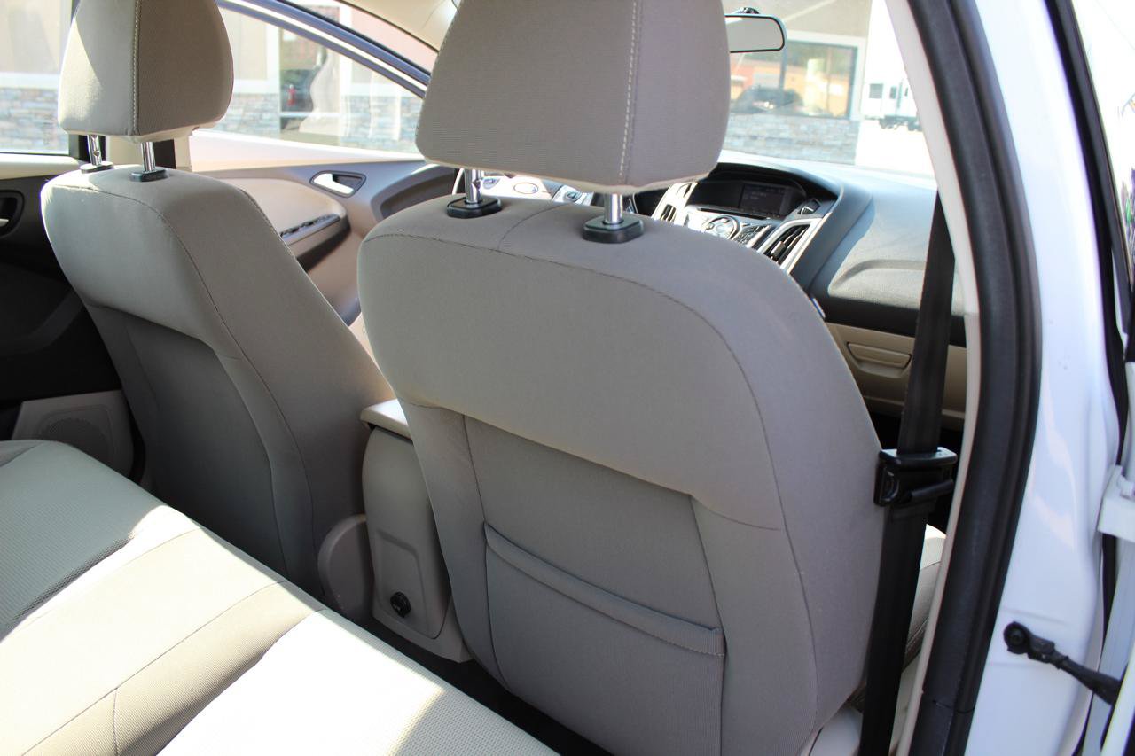 Used 2012 Ford Focus SE FWD image 56