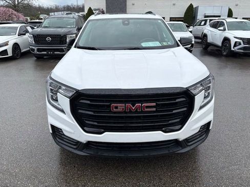 Used 2023 GMC Terrain SLE w/ Driver Convenience Package image 8