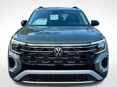 New 2026 Volkswagen Atlas Peak Edition AWD/4WD image 2