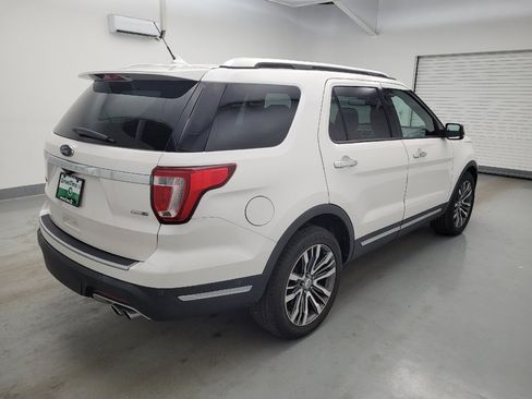 Used 2018 Ford Explorer Platinum AWD/4WD image 10