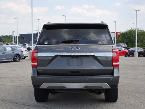 Used 2019 Ford Expedition XLT w/ Equipment Group 202A AWD/4WD image 15