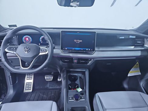 New 2025 Volkswagen Tiguan SE R-Line image 12