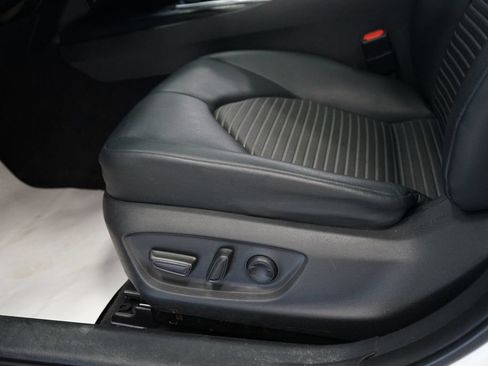 Used 2019 Toyota Camry SE FWD image 27