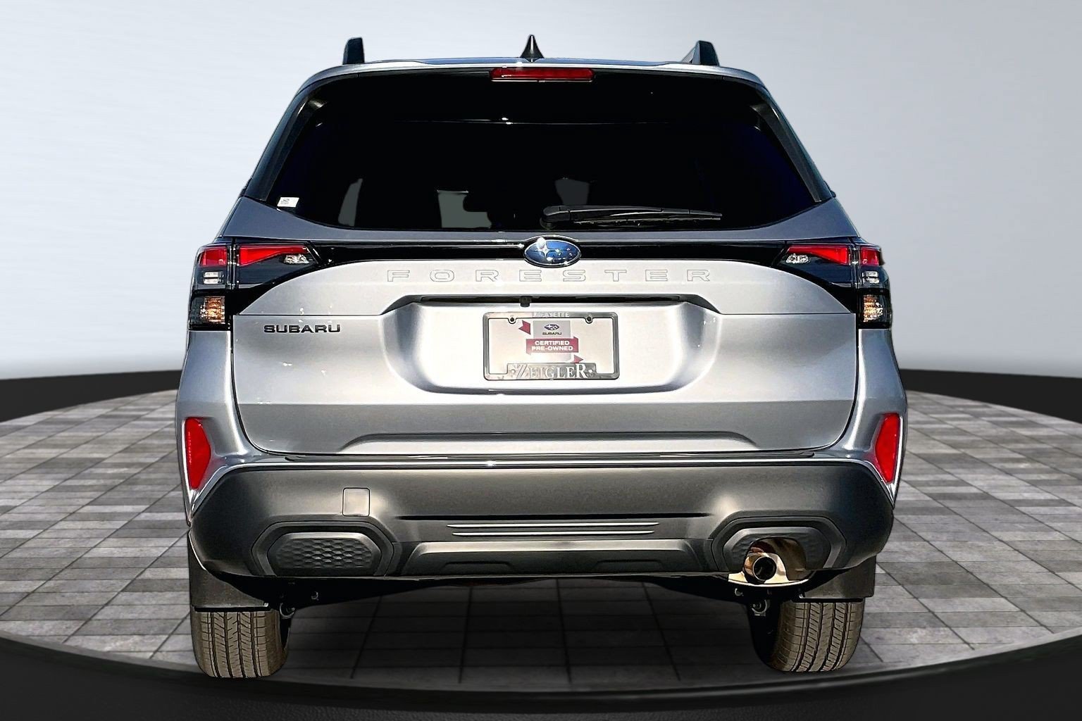 Used 2026 Subaru Forester Premium AWD/4WD image 4