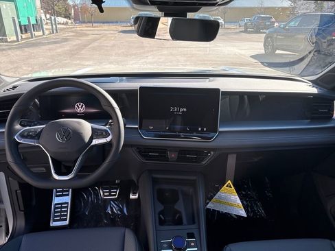 New 2026 Volkswagen Tiguan SE R-Line AWD/4WD image 11